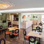 Akzent Restaurant Hirsch Hotell 3*