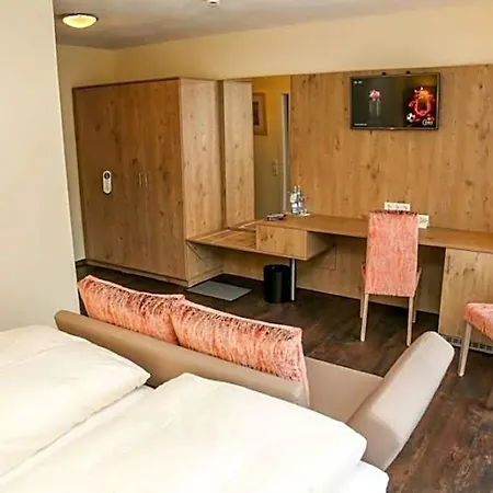 Hirsch Hotel 3*