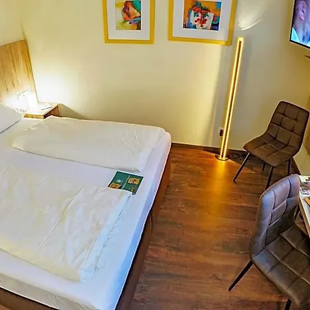Hirsch Hotel 3*