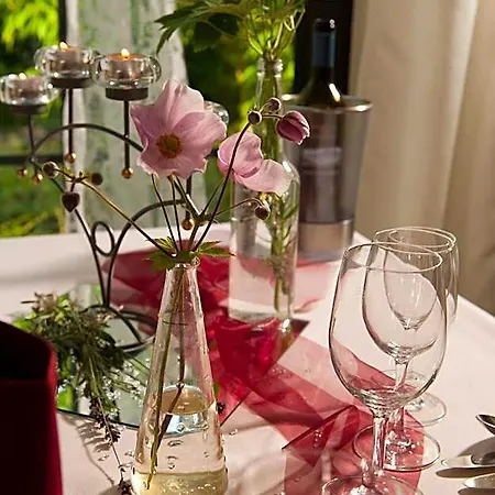 酒店 Akzent Restaurant Hirsch 布拉河畔的海登海姆