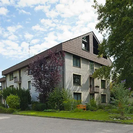 Hotell Akzent Restaurant Hirsch 3*