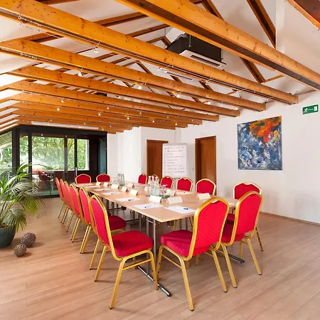 Akzent Restaurant Hirsch Hotel 3*